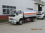 东风小霸王加油车