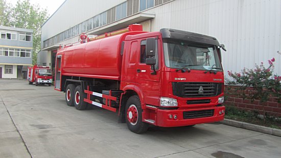 豪沃后双桥20吨消防洒水车