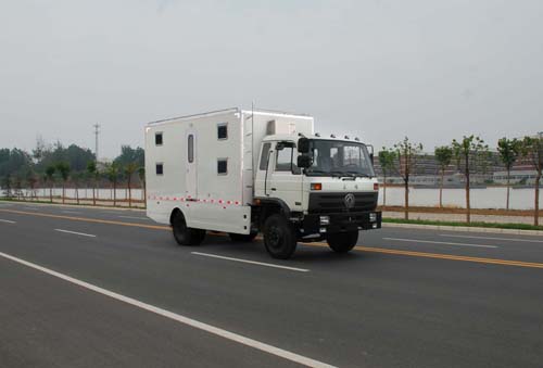 东风153野外宿营车