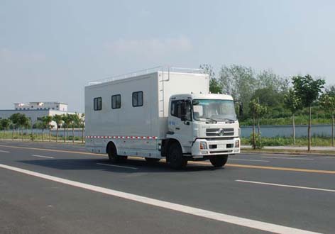 东风天锦野外宿营车