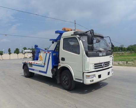 东风多利卡国四排放拖车