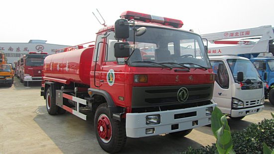 东风8吨森林除尘消防车
