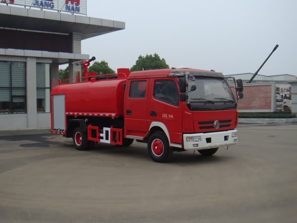 东风多利卡双排座消防洒水车