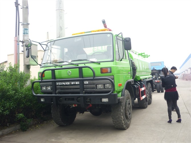 东风越野六驱森林消防供水车