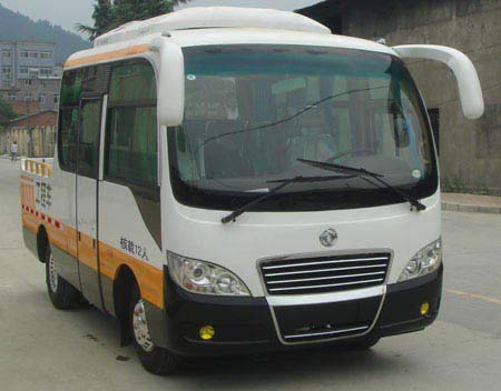 东风7-12座工程车