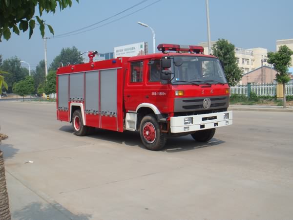 东风153泡沫消防车