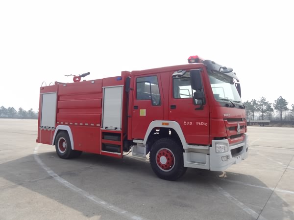 豪沃8吨泡沫消防车